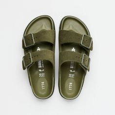 Green Birkenstock, Cup Packaging, Dior Shoes, Classic Chic, Moss Green, Nappa Leather, Smooth Leather, All Fashion, Birkenstock