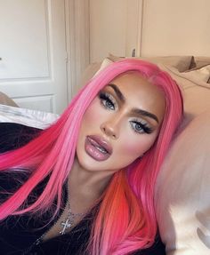 Pink Hair Makeup, Dark Brunette Hair, Perfect Hairstyle, Split Hair, Colored Hair