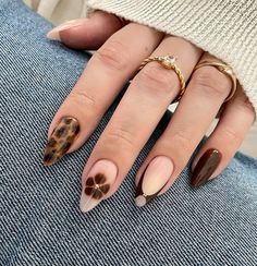 Nail Design Jewels, Brown Black And White Nails, Brown October Nails, Leafs On Nails, Classy Fall Nails Coffin, Fall Clean Nails, Black Nails Inspo Elegant, Almond Nails Designs For Fall, Press-on Nails