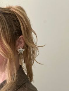 Star Earrings Large, Large Star Earrings, Silver Star Jewelry Aesthetic, Silver Jewelry Stars, Outfits With Statement Necklace, Gold Star Earrings Aesthetic, Chunky Star Earrings, Silver Funky Jewellery, Oversized Stud Earrings