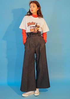 Style Nanda Korean Retailer | StyleCaster 90s Street Style Photography, 2020s Aesthetic Fashion, 90s Pants Outfits, 80s Poses Photo Ideas, Winter 80s Outfits, 80s Korean Fashion, 80s Look Outfits, Outfit 80s Style, 90s Korean Fashion