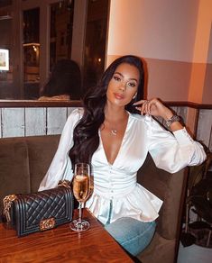 Parisian Glam, Hit Girls, Fashion Nova Outfits, Gold Mine, Glam Style, Pretty Blouses, Fashionable Outfits, Minimal Outfit, Top Models