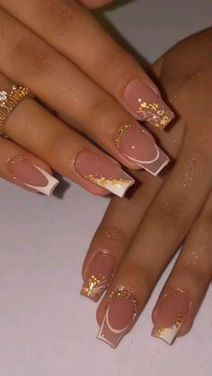 Gold Nails Acrylic Short, Gold Nails Short, Quince Nails, Unghie Sfumate, Fancy Nails Designs, Colored Acrylic Nails, Girly Acrylic Nails, French Acrylic Nails, School Nails