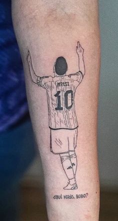 Tattoo artist Lionel Messi Tattoo Design, Leo Messi Leg Tattoo, Leo Messi Tattoo Ideas, Leo Messi Tattoo, 21 Tattoo Number, Lionel Messi Tattoo