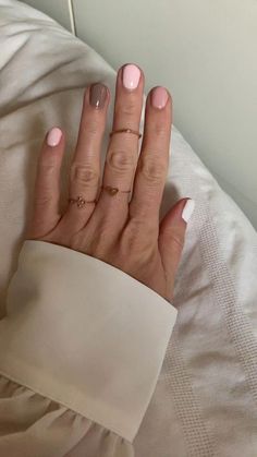 Nails Rosa, Minimal Nail, Essie Nails, Nail Art Pink, Nails Nail Polish, Nail Polish Nail Art, Nagellack Trends, Nail Trend, Minimal Nails