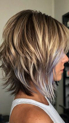 💅 Flaunt the Exquisite Short Layered Haircuts Short Layered Haircuts | Remarkable 💁‍♀️💖 Layered Blonde Bob, Above Shoulder Hair, Layered Haircuts Short, Short Layered Haircuts For Women, Layered Blonde, Short Layered Bob Hairstyles, Bob Hair Color, Short Choppy Haircuts, Short Layered Bob