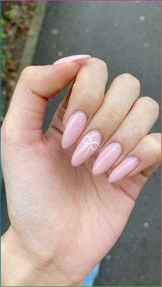 #coquette #coquettenails #bow #bownails #nails #nailinspo Nail Art With Bow, Coquette Nails Acrylic Almond, Square Coquette Nails, Pink Nails With Bow Design, Easy Coquette Nails, Nails W Bows, Nail Art Aesthetic Pink, Pink Nails Bow, Bow Design Nails