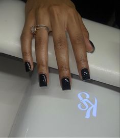 Medium Nails Acrylic Black, All Black Short Nails, All Black Nails Acrylic, All Black Acrylic Nails, Short Black Nails Acrylic, Cute Short Black Nails, Short Black Square Nails, Short Black Almond Nails, All Black Nails