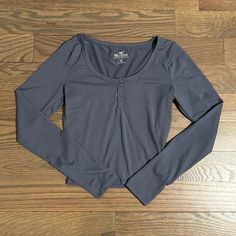 All Orders Ship In 1-3 Business Days! Blue Longsleeve Conditions: Like New/Clean Condition/Good Condition/No Holes/No Stains/No Pilling/No Fade Size Xs Henley Top Never Worn 88% Polyester 12% Elastane Smoke Free And Pet Free Home! Y2k Long Sleeve Top, Hollister Long Sleeve, Henley Long Sleeve, Y2k Long Sleeve, Christmas Clothes, Henley Top, Hollister Tops, Henley Shirts, Dream Clothes