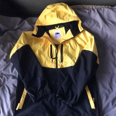 Black And Yellow Jacket Shell Excellent Condition - Never Used On The Slopes Black And Yellow Jacket, Techwear Jacket, Yellow Jacket, Snowboard Jacket, Snow Jacket, Black And Yellow, Ski And Snowboard, Long Coat, Snowboarding