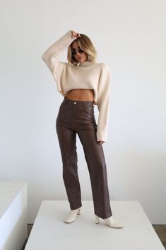 Brown Leather Pants Outfit, Chasing Pavements, Brown Leather Pants, Leather Pants Outfit, Spring Outfits Dresses, Spring Fashion Casual, Leather Pant, Minimal Outfit, Crop Top Outfits