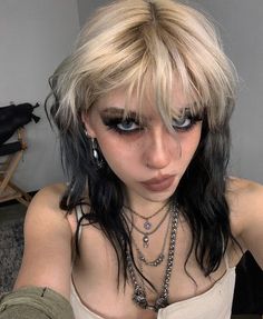 Punk Balayage, Grown Out Black Hair Dye, Vampire Faceclaim, Blonde Ghost Roots Black Hair, Blonde Hair Black Ends, Hot Roots Hair, Short In The Front Long In The Back Hair, Blonde Ghost Roots, Short Dyed Hair Grunge