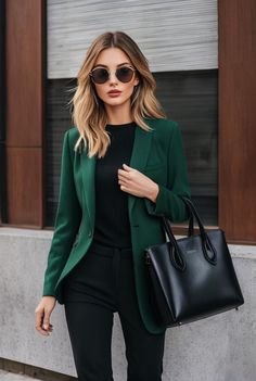 Fall Suits For Women, Green Blazer Outfits For Women Work, Bright Business Casual, Fall Suits Women, Modern Professional Outfits Women, High Value Woman Style, Green Blazer Outfits For Women, Conference Outfits Women, Green Blazer Women