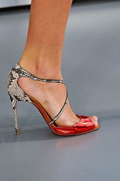 CLIVIA NOVIAS: Google+ London Fashion Weeks, Mary Katrantzou, Prom Shoes, Fashion Weeks