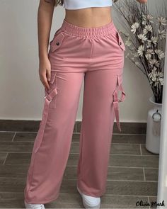 Olivia Mark - Elevated High-Waisted Cargo Pants with Functional Pockets Cute Outfits With Shorts, High Waisted Cargo Pants, Sewing Blouses, Walking Outfits, 2piece Outfits, Silk T Shirt, Cargo Pants Outfit, Bodycon Dress With Sleeves, Chic Type