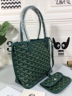 Charm - GOD Bags - 245 A+ Excellent Quality; Contact us if you've any questions in your mind. Goyard Bag, Ladies Handbags, Branded Packaging, Evening Clutch Bag, Grade 1, Luxury Items, Satchel Bags, Evening Bags, Mini Bag