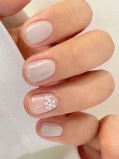 Nail Designs Korean, Korean Nail Designs, Winter Nail Colors, Winter Nail Polish, Korean Nail, Minimal Nails Art, Korean Nail Art, Trending Colors, Nail Looks