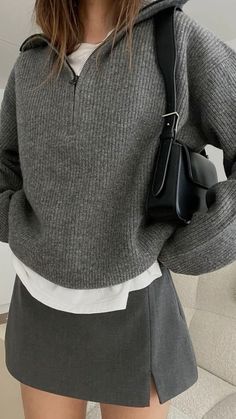 Gray Skirt Outfit, Uni Outfits, Italy Outfits, Corporate Outfits, Cute Fall Outfits