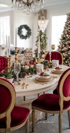 Warm Christmas Decor, Minimalist Holiday Decor, Christmas Tree Decorating Tips, Luxury Christmas Decor, Luxurious Christmas, Holiday Aesthetic, Rustic Holiday Decor, Christmas Preparation, Hosting Christmas