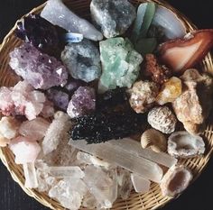 This listing is for the mystery crystal box. We intuitively chose crystals & jewelry for you. Pick small box(5-7) items) medium (8), & large (10 items). No box will be the same. Crystal Jewelry Box, Crystal Room, Crystal Vibes, Decoration Flowers, Crystal Aesthetic, Japanese Decor, Crystal Box, Spiritual Crystals, Types Of Crystals