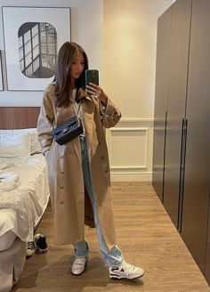 Rainy Day Ootd, Cozy Rainy Day Outfit, Hot Day Outfit, Rainy Day Outfits, Cozy Rainy Day, Scandi Fashion, Trainers Outfit, Dark Days, Beige Outfit