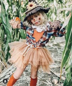 Easy Diy Scarecrow, Kids Scarecrow Costume, Scary Scarecrow Costume, Scarecrow Costumes, Costumes For Toddlers, Diy Scarecrow Costume, Pompon Diy, Diy Scarecrow, Halloweenský Makeup