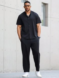 Preto  Collar     Embellished Não elástico Mens Oversized Button Up Shirt Outfit, Black Shirt Formal Outfit Men, All Black Casual Outfit Men, Black Pants Outfit Men Casual, Men Vegas Outfit, Plus Size Men Outfits Formal, Plus Size Man Outfits, Short Men Outfit Ideas, Plus Size Men Outfits Summer