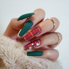 Untraditional Christmas Nails, Matte Winter Nails, Christmas Nails Plaid, Plaid Christmas Nails, Christmas Plaid Nails, December Nails