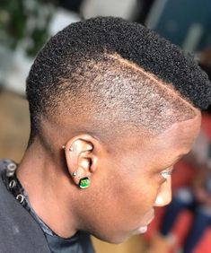 Fade Haircuts For Black Women, Short Haircuts Black Hair, Fade Haircut Women, Barber Cut, Tiny Curls, High Top Fade, Rocker Hair, Barbers Cut, Haircuts For Black Women