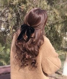 ℓυηα мι αηgєℓ ♡ — Hairstyle ... Homecoming Hair Ideas Medium Length, Bunny Beauty, Cinderella Musical, Hairstyles List, Beautiful Curly Hair, Grunge Hair, Dream Hair, Down Hairstyles