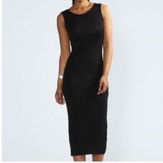 Boohoo Lindsey Sleeveless Midi Dress Black Size Us 10 What To Wear' Dilemmas Will Be A Thing Of The Past With This Sleeveless Midi Dress In Your Closet. Styled With A Round Neck And Slim Fit And Cut To Sit At The Calf, It Literally Works For Any Occasion. For Day, Simply Slip On With Your Low-Tops And When Nighttime Arrives, Swap In Your Stilettos And You'll Be Vibing, Babe. Style: Bodycon Dress Design: Plain Fabric: Jersey Length: Midi Neckline: Crew Sleeve Length: Sleeveless New With Tags ***S Sleeveless Stretch Black Midi Dress, Black Stretch Sleeveless Midi Dress, Black Bodycon Midi Sleeveless Dress, Black Bodycon Sleeveless Midi Dress, Black Sleeveless Stretch Maxi Dress, Casual Sleeveless Maxi Dress For Night Out, Black Sleeveless Midi Dress For Night Out, Black Sleeveless Maxi Dress For Date Night, White Floral Midi Dress