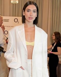 Sleek Short Hair, Short Hair Outfits, High Fashion Hair, Asian Short Hair, Shot Hair Styles, Sleek Hairstyles, Hair Life, Hair Inspo Color