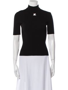 Courrèges Turtleneck.
Black.
Embroidered Accent.
Short Sleeve with Turtleneck.
Fit:Knitwear by Courrèges typically fit true to size. Short Sleeve Crop Top, Sporty And Rich, Wool Turtleneck, Short Sleeve Cropped Top, Outerwear Sweater, Accessories Jacket, Short Sleeve Polo, Shirt Accessories, Hoodie Dress