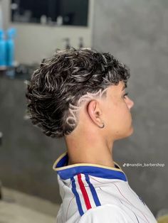 Hairstyles According To Face Shape, Hairstyle According To Face Shape, Low Fade Curly Hair, Curly Hair Taper, Growing Long Hair, Men Short Hair Fade, Male Hairstyle, Taper Fade Short Hair