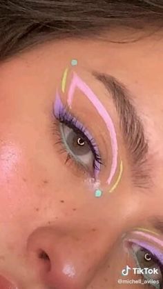 Crazy Make Up Ideas, Easter Make Up, Neon Graphic Liner, Fun Eyeliner Looks, Colorful Graphic Liner, Graphic Liner Ideas, Graphic Liner Looks, Colorful Eyeliner, Graphic Makeup