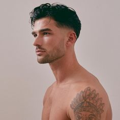 Low Taper Fade Medium Hair, Mid Taper Fade Haircut Wavy Hair, Medium Hair Taper Fade, Fade Haircut With Long Top, Taper Fade Curtains Men, Mid Fade Long On Top, Midfade Haircut For Men, Midfade Hairstyle Men, Men Taper Haircut