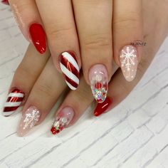 Oval gel nails, chrome nails, glitter nails christmas nails, winter nails, red nails Chrome Candy Cane Nails, Elegant Christmas Nails 2023, Christmas Crome Nails, Chrome Red Christmas Nails, Red Chrome Nails Christmas, Red Chrome Christmas Nails, Oval Gel Nails, Christmas Chrome Nails