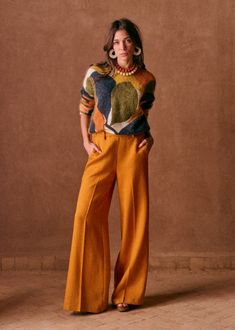 Pull Nahla - Imprimé Syracuse - Polyamide - Sézane Trousers Outfit Ideas, Yellow Pants Outfit, Colorful Outfit Ideas, Women Maxi Dresses Summer, Outfits Colorful, Trousers Outfit, Colorful Outfit, Trouser Outfit, Trouser Outfits