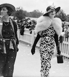 1930s Working Class Fashion, 1930s Day Wear, 1930 Pants Woman, 1930s Womens Evening Wear, 1930s Working Women, Ascot Outfits, Glamour Vintage, Bias Cut Dress