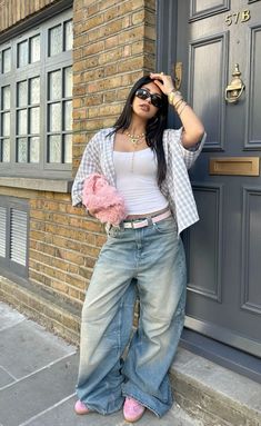 @kianaamn on ig Streetwear Fits Women, 90s Summer Outfits Aesthetic, Street Style Outfits Casual, Diy Vetement, Streetwear Fashion Women, Fashion Mistakes