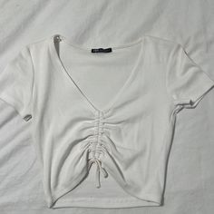 Zara White Crop Top, Perfect For Spring! Never Worn! Cheap Zara Tops With Letter Print, Affordable Sporty Zara Tops, Zara White, White Crop, White Crop Top, Zara Tops, Color White, Crop Top, Zara