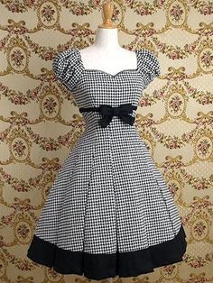 Lolita Dress, Mode Vintage, Gothic Lolita, Lolita Fashion, Fancy Dresses, A Dress, Dress Patterns, Pretty Dresses