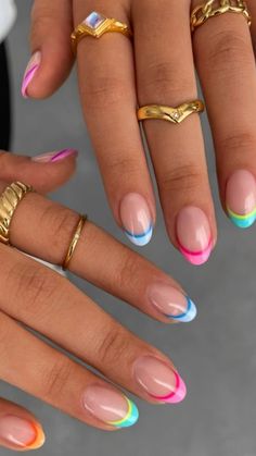 Nail Inspiration For Holiday, Short Acrylic Summer Nails Designs, Summer Beach Nails Short, Very Short Nails Summer, Summer Gel Mani, Cute Beach Nail Ideas, Nail Inspo On Natural Nails, Natural Beach Nails, Short Nail Summer Designs