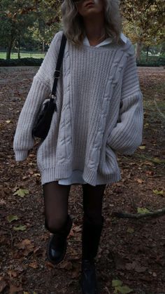 Outfit Inspo Fall Sweater, Comfy Fall Sweater, Big Sweatshirt Outfit Winter, Platform Boot Winter Outfit, Fall Outfits Big Sweaters, Very Oversized Sweater Outfit, Cornmaze Fits, Chunky Oversized Sweater Outfit, Chunky Sweater With Dress