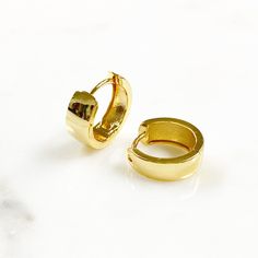 1 Pair Extra Thick Mini Hoop Earring 18k Gold Filled Huggie Hoops EARRINGS ARE NOT EXCHANGEABLE OR REFUNDABLE -Same on both sides -Very light feel Quantity : 2 pieces (1 Pair) Material : 18k Gold Filled Dimension : 15mm x 16mm Surface : Gold Please ask for larger quantities if would like more than what is currently listed! ★ Shop Bulk Discount Codes★ -Spend $50-$100 get 10% OFF Use Code: BEAD10 -Spend $101-$150 get 15% OFF Use Code: BEAD15 -Spend $151-$200 get 20% OFF Use Code: BEAD20 -Spend $20 Gold Huggie Earrings With Ear Wire, Adjustable Gold Hoop Huggie Earrings, Gold Hoop Huggie Earrings For Pierced Ears, Thick Hoop Earrings, Mini Hoop Earrings, Hoops Earrings, Huggie Hoop Earrings, Jewelry Earrings Hoops, Discount Codes