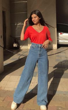 Crop Top Poses Women, Poses With Jeans And Top, Jeans Top Poses Photoshoot Ideas At Home, Poses For Jeans And Top, Photo Poses In Jeans Top, Pose In Jeans Top, Crop Top Poses, Jeans Top Photoshoot Poses, Poses In Jeans Top