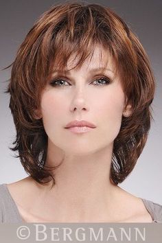 Hairstyles Work, Layered Haircuts For Medium Hair, Short Shag Hairstyles, Medium Layered Hair, Medium Length Hair With Layers, Short Brown Hair, Medium Long Hair, Medium Hairstyles, Oval Face