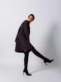 Pleated skirt - Le Réussi Black Pleated Skirt, Pleated Shirt, Formal Skirt, Pleated Skirts, Boys Bottoms, Pleated Blouse, Professional Look, Sweater Set, High End Fashion