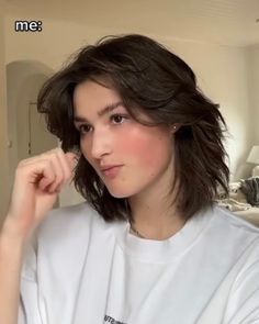 Mid Length Hair Grunge, Short Ish Haircuts, Bisexual Haircut Medium Hair, Masc Haircuts For Women Straight Hair, Masc Hairstyles For Long Hair, Masc Haircuts For Women, Drastic Hair Change, Asian Tomboy Haircut, Gender Neutral Haircut