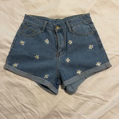 Never Worn Shein Daisy Shorts. Waist Measures ~13.5” Flat. All Flowers Are Embroidered, No Design On Back. Painted Jeans Flowers, Daisy Pants, Jean Painting, Rome Outfits, Fit Checks, Daisy Shorts, Painted Shorts, Shein Shorts, Jean Short Outfits